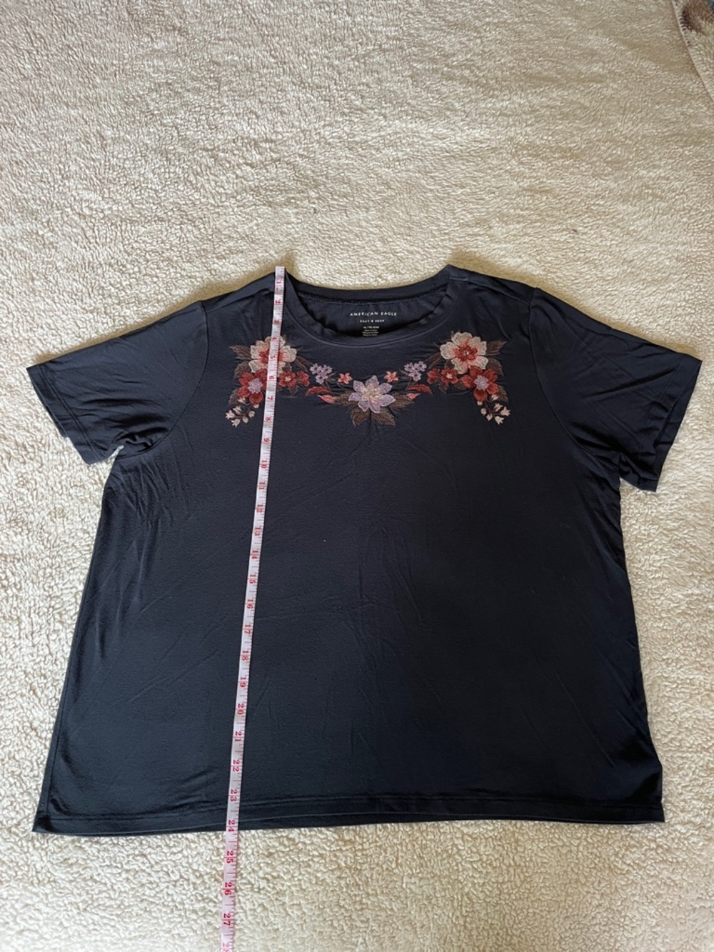 American Eagle Navy Tee with Embroidered Floral Detail - Picture 4 of 5